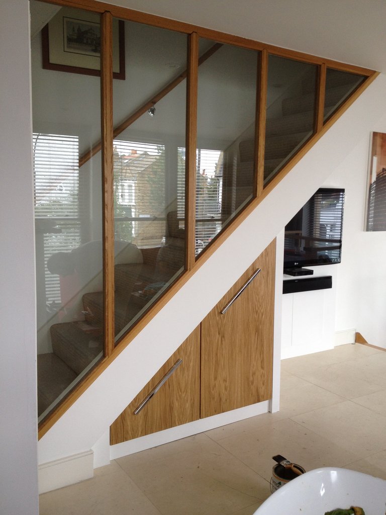 Hem Şık Hem de Çok Eşya Alan Merdiven Altı Vestiyer Modelleri - Görsel 6